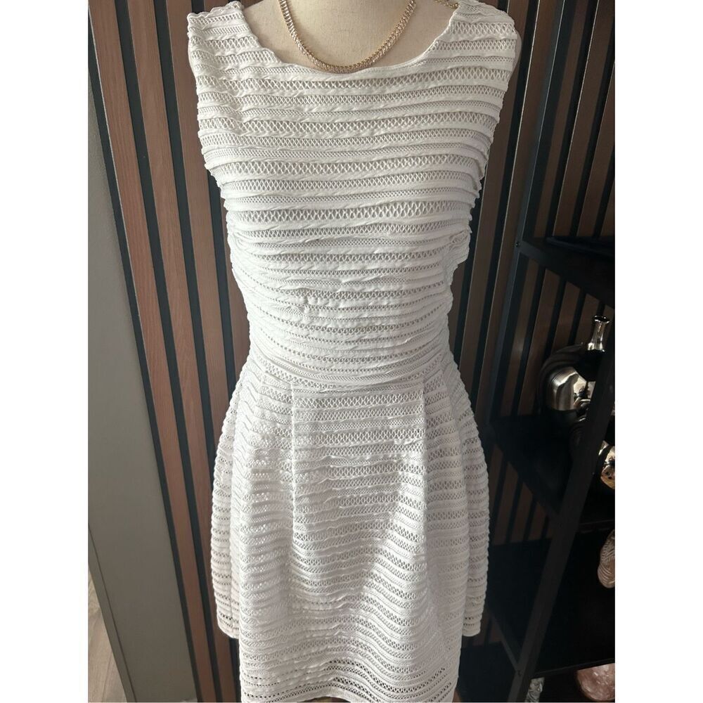 White House black market white dress size 2 bachelor party classy dress